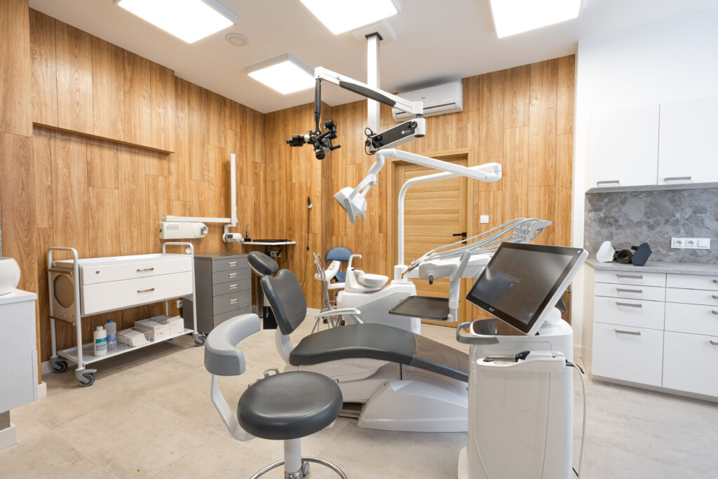 Gabinet zabiegowy New Dent Clinic przy os. Orła Białego 74 w Poznaniu